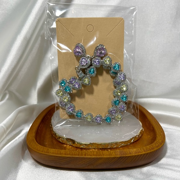 Large Pastel Stones Heart Dangle Earrings - Picture 2 of 3